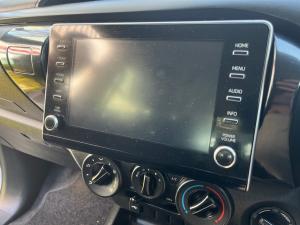 Toyota Hilux 2.4 GD-6 Raider 4X4 automaticD/C - Image 15