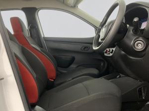 Renault Kwid 1.0 Dynamique / ZEN / Techno 5-Door AMT - Image 7