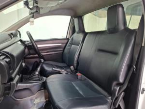 Toyota Hilux 2.4GD S (aircon) - Image 9