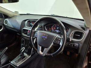 Volvo V40 Cross Country D4 Inscription - Image 10