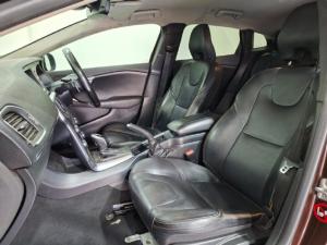 Volvo V40 Cross Country D4 Inscription - Image 11