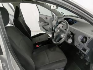 Toyota Etios hatch 1.5 Sprint - Image 10