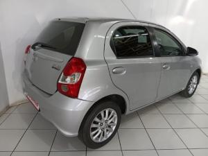 Toyota Etios hatch 1.5 Sprint - Image 4