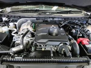 Mitsubishi Triton 2.4DI-D Bi-Turbo double cab 4x4 - Image 14