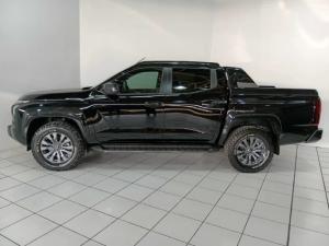 Mitsubishi Triton 2.4DI-D Bi-Turbo double cab 4x4 - Image 3