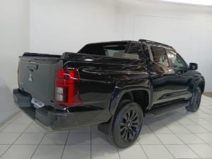 Mitsubishi Triton 2.4DI-D Bi-Turbo double cab 4x4 - Image 4