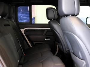 Land Rover Defender 110 P425 X-Dynamic HSE - Image 10