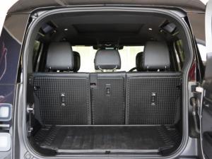 Land Rover Defender 110 P425 X-Dynamic HSE - Image 11