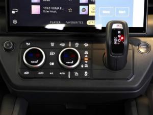 Land Rover Defender 110 P425 X-Dynamic HSE - Image 25
