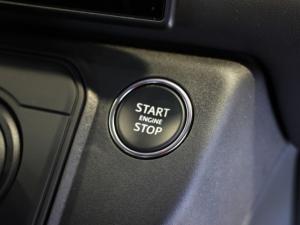 Land Rover Defender 110 P425 X-Dynamic HSE - Image 32