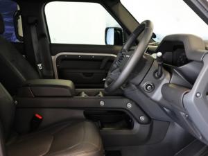 Land Rover Defender 110 P425 X-Dynamic HSE - Image 9