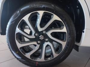 Suzuki Baleno 1.5 GLX auto - Image 10