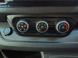 Renault Trafic 2.0dCi panel van - Image 9