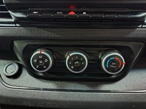 Renault Trafic 2.0dCi panel van - Image 9