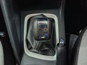 Nissan Magnite 1.0 Visia auto - Image 11