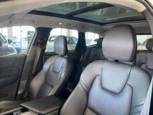 Volvo XC60 B5 AWD Ultimate Dark - Image 20