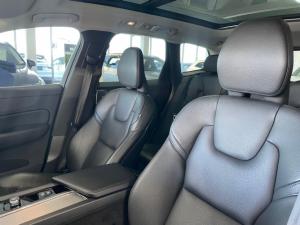 Volvo XC60 B5 AWD Ultimate Dark - Image 7