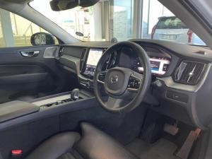 Volvo XC60 B5 AWD Ultimate Dark - Image 9