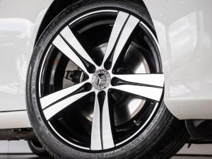 Mercedes-Benz C-Class C220d Avantgarde - Image 5