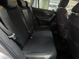 Toyota RAV4 2.0 VX - Image 10