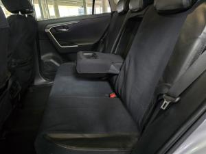 Toyota RAV4 2.0 VX - Image 12