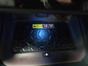 Toyota RAV4 2.0 VX - Image 17