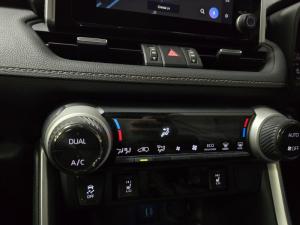 Toyota RAV4 2.0 VX - Image 25