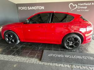 Alfa Romeo Stelvio 2.0T Veloce Q4 - Image 15