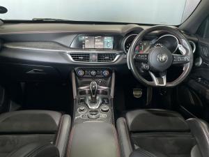 Alfa Romeo Stelvio 2.0T Veloce Q4 - Image 2