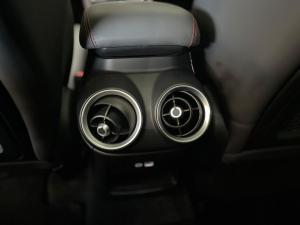 Alfa Romeo Stelvio 2.0T Veloce Q4 - Image 8