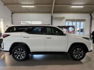 Toyota Fortuner 2.8GD-6 4X4 automatic - Image 13