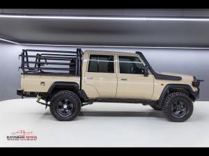 Toyota Land Cruiser 79 2.8GD-6 double cab auto - Image 3
