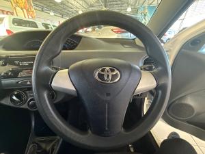 Toyota Etios hatch 1.5 Sprint - Image 8