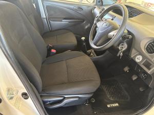 Toyota Etios hatch 1.5 Sprint - Image 14