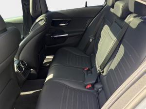 Mercedes-Benz C-Class C220d Avantgarde - Image 14