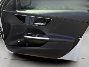 Mercedes-Benz C-Class C220d Avantgarde - Image 21