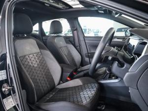Volkswagen Taigo 1.0TSI R-Line - Image 16