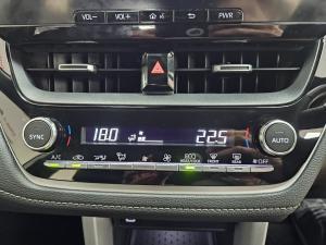 Toyota Corolla Cross 1.8 HEV XR - Image 12