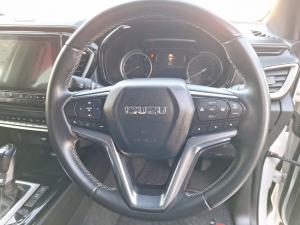 Isuzu D-Max 3.0TD double cab V-Cross - Image 8