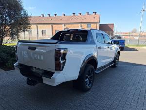 Isuzu D-Max 3.0TD double cab V-Cross - Image 2
