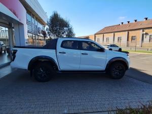 Isuzu D-Max 3.0TD double cab V-Cross - Image 3