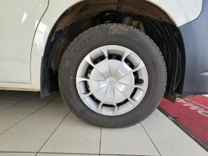 Toyota Quantum 2.8 SLWB panel van - Image 13
