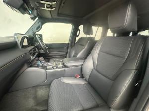Toyota Land Cruiser Prado 2.8GD VX-R - Image 7