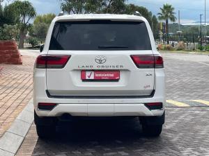 Toyota Land Cruiser 300 3.3D ZX - Image 5