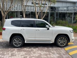 Toyota Land Cruiser 300 3.3D ZX - Image 3