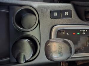 Toyota Hilux 2.8 GD-6 Raider 4X4 automaticD/C - Image 12