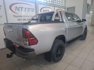Toyota Hilux 2.8 GD-6 Raider 4X4 automaticD/C - Image 2