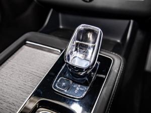 Volvo XC90 T8 Plug-In Hybrid AWD Ultra Dark - Image 18