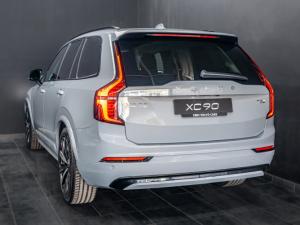 Volvo XC90 T8 Plug-In Hybrid AWD Ultra Dark - Image 3