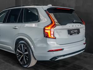 Volvo XC90 T8 Plug-In Hybrid AWD Ultra Dark - Image 4